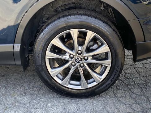 Used 2017 Toyota RAV4 Limited image 7