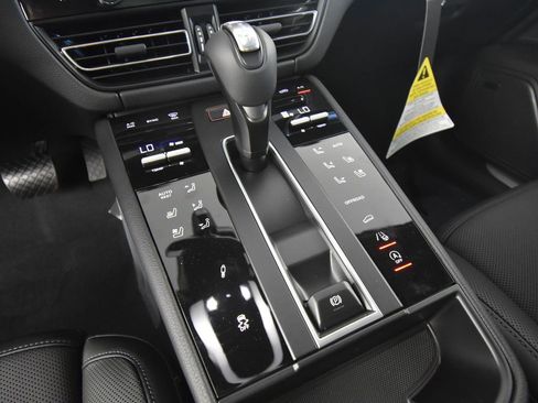 New 2025 Porsche Macan S image 20