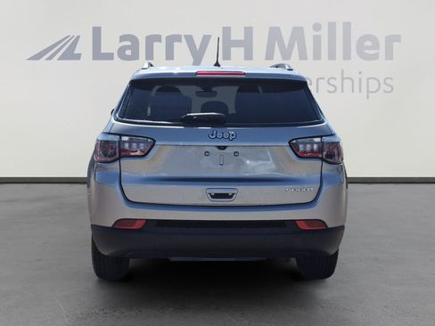 Used 2018 Jeep Compass Sport FWD image 4
