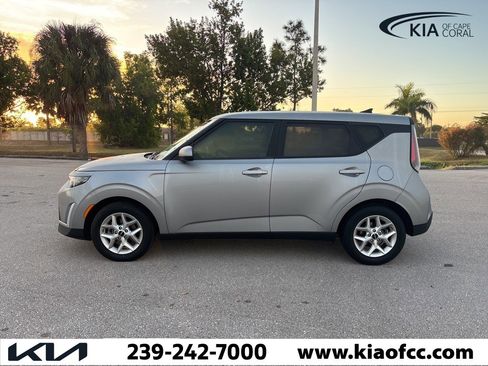 Certified 2023 Kia Soul LX w/ Option Group 015 image 3