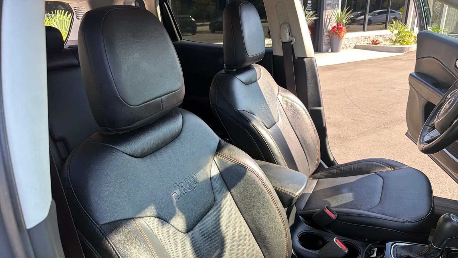Used 2021 Jeep Compass Limited AWD/4WD image 13