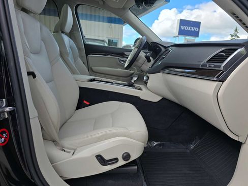 Used 2019 Volvo XC90 T5 Momentum FWD image 10