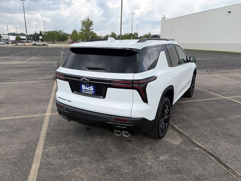 Used 2026 Chevrolet Traverse LT w/ Midnight/Sport Edition AWD/4WD image 6