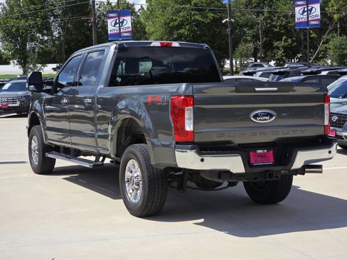 Used 2019 Ford F250 XLT w/ XLT Premium Package AWD/4WD image 7