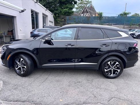 Used 2024 Kia Sportage EX AWD/4WD image 3