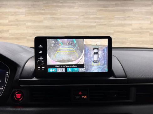 Used 2025 Honda Pilot Black Edition image 13