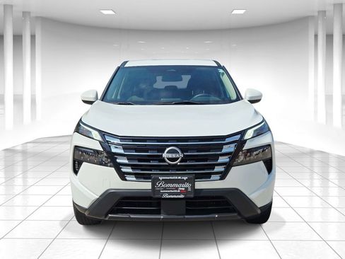 Used 2024 Nissan Rogue SV AWD/4WD image 8