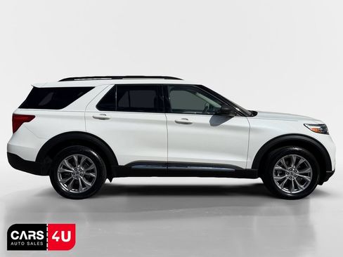 Used 2022 Ford Explorer XLT w/ Equipment Group 202A AWD/4WD image 8