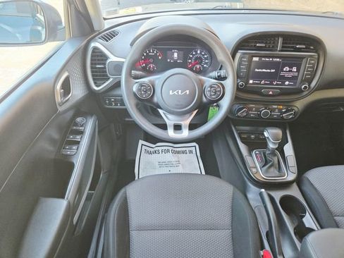 Used 2022 Kia Soul LX w/ Technology Package image 11