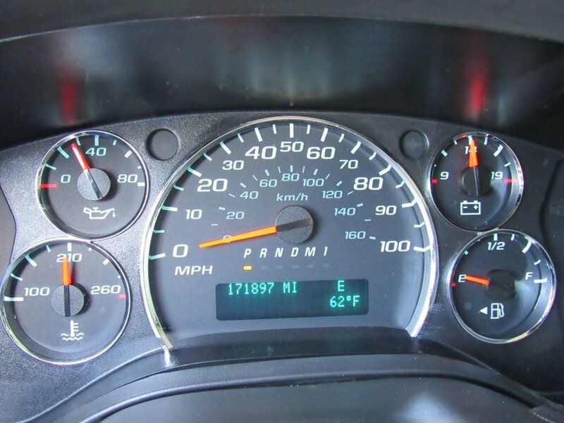 Used 2015 Chevrolet Express 2500 LT w/ LT Preferred Equipment Group RWD image 13