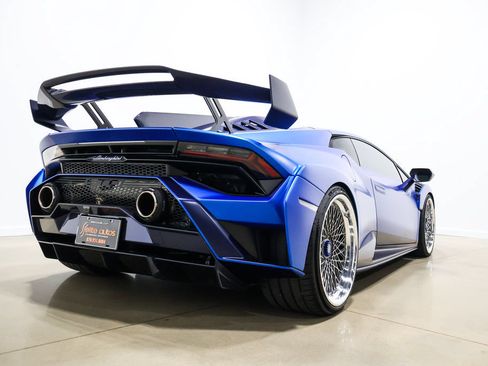 Used 2023 Lamborghini Huracan STO RWD image 98
