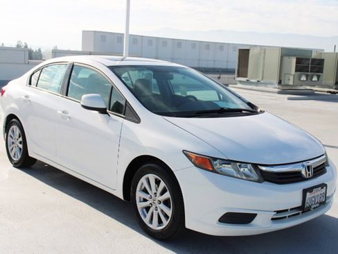 Used 2012 Honda Civic EX-L image 2