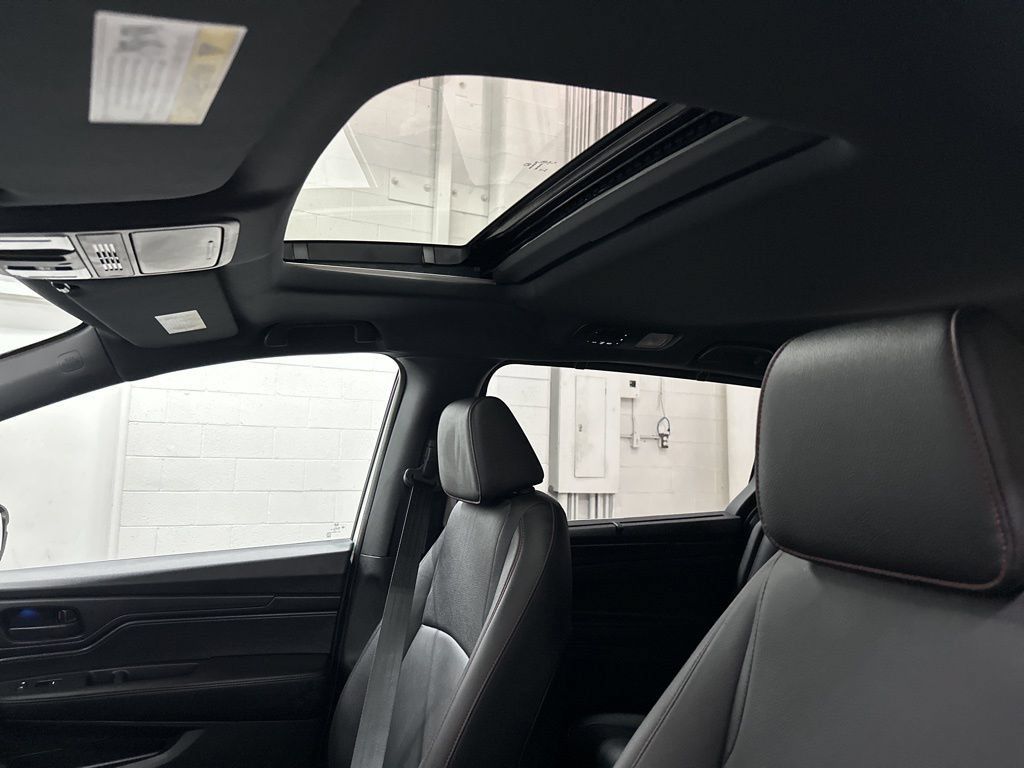 Used 2024 Honda Odyssey Sport image 30