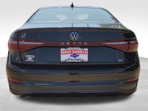 Used 2025 Volkswagen Jetta SE FWD image 7