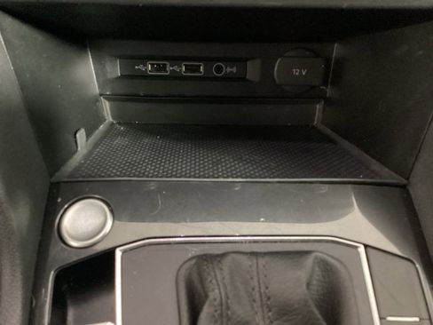 Used 2019 Volkswagen Tiguan SE AWD/4WD image 30