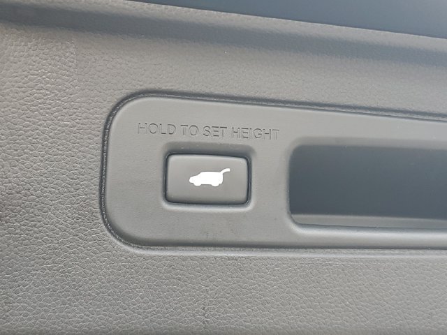Used 2025 Honda Pilot Touring image 9