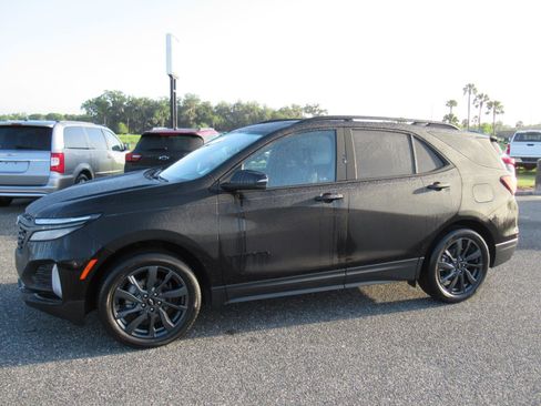 Used 2023 Chevrolet Equinox RS w/ RS Leather Package FWD image 4