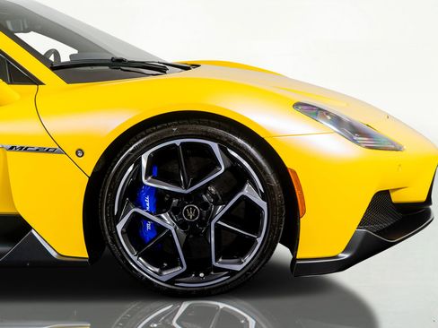 Used 2022 Maserati MC20 Coupe image 6