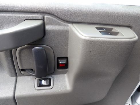 Used 2020 Chevrolet Express 2500 w/ Driver Convenience Package image 15