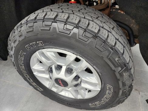 Used 2021 GMC Sierra 2500 SLE w/ X31 Off-Road Package AWD/4WD image 57