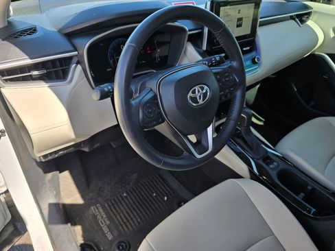 Used 2024 Toyota Corolla Cross XLE w/ Convenience Package FWD image 15