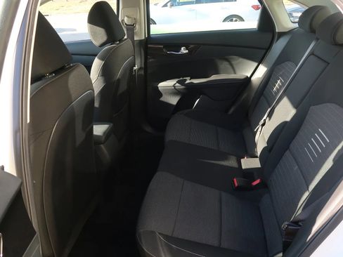 Used 2019 Kia Forte S image 19