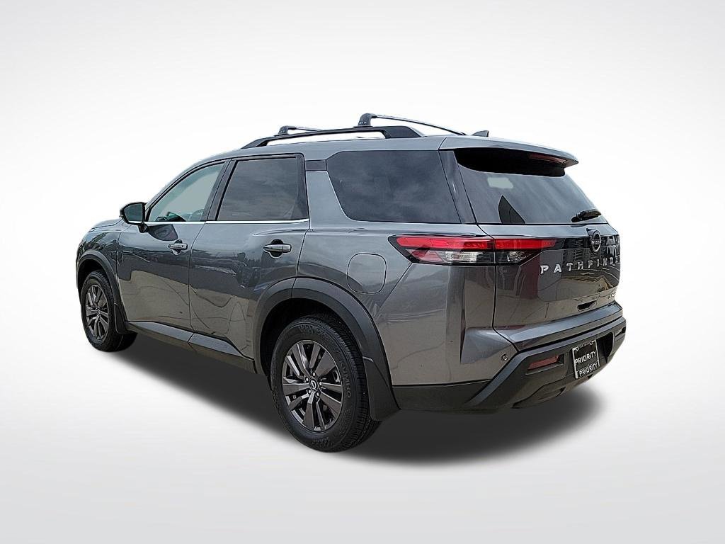 Used 2022 Nissan Pathfinder SV AWD/4WD image 3