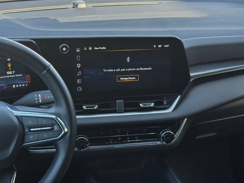 Used 2025 Chevrolet Equinox LT FWD image 17