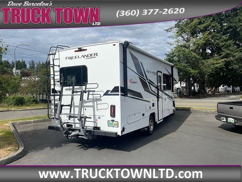 Used 2022 Ford E-450 and Econoline 450 Super Duty w/ Motorhome Prep Package RWD image 5