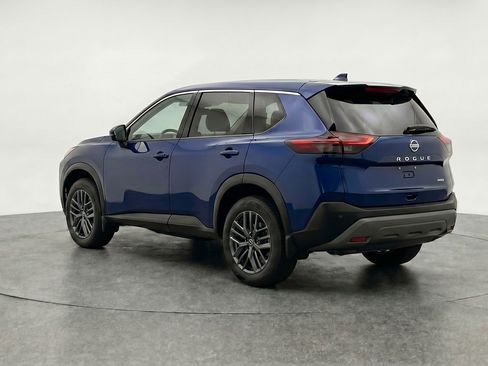 Used 2023 Nissan Rogue S AWD/4WD image 6