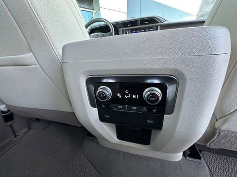 Used 2021 GMC Yukon Denali image 32