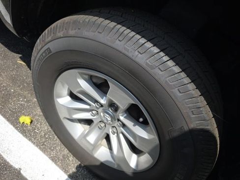 Used 2021 RAM 1500 Laramie AWD/4WD image 13