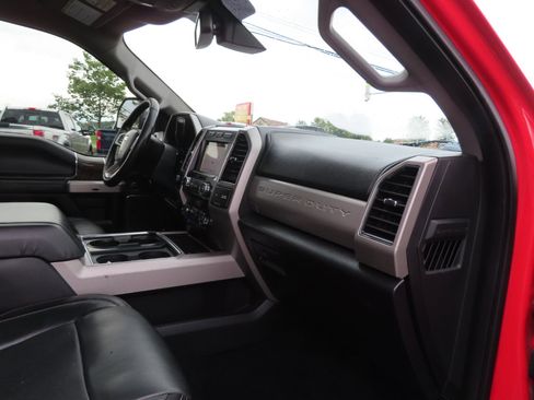 Used 2019 Ford F250 Lariat w/ Lariat Ultimate Package image 47