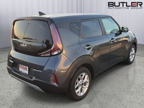 Used 2024 Kia Soul LX w/ Option Group 015 FWD image 6