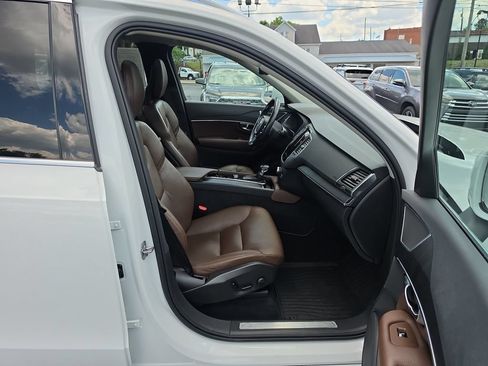 Used 2020 Volvo XC90 T6 Momentum w/ Protection Package AWD/4WD image 12