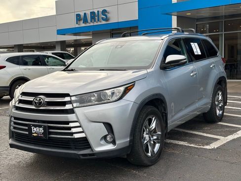 Used 2019 Toyota Highlander Limited Platinum image 3