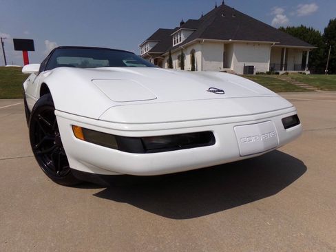 Used 1992 Chevrolet Corvette Convertible RWD image 11