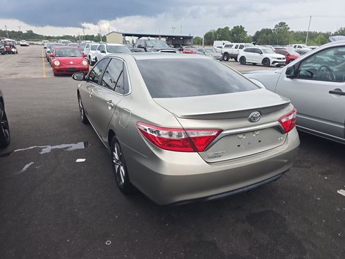 Used 2017 Toyota Camry SE FWD image 2