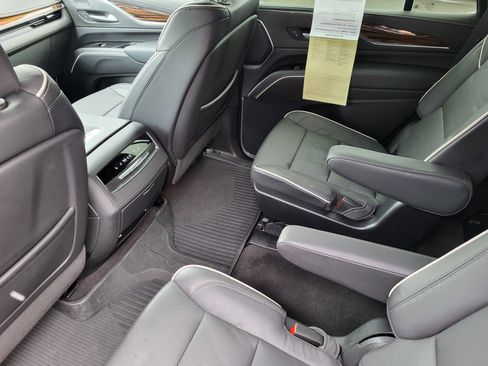 Certified 2024 Cadillac Escalade Premium Luxury w/ Performance Package image 30