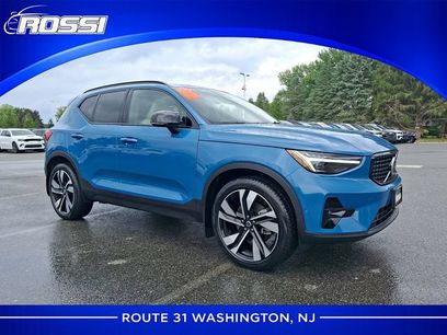 Used 2025 Volvo XC40 B5 Ultra w/ Climate Package