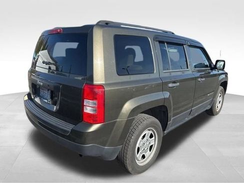 Used 2015 Jeep Patriot Sport image 13
