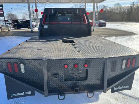 Used 2019 RAM 3500 Tradesman w/ Chrome Appearance Group image 11