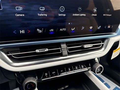 New 2026 Chevrolet Equinox EV LT image 35