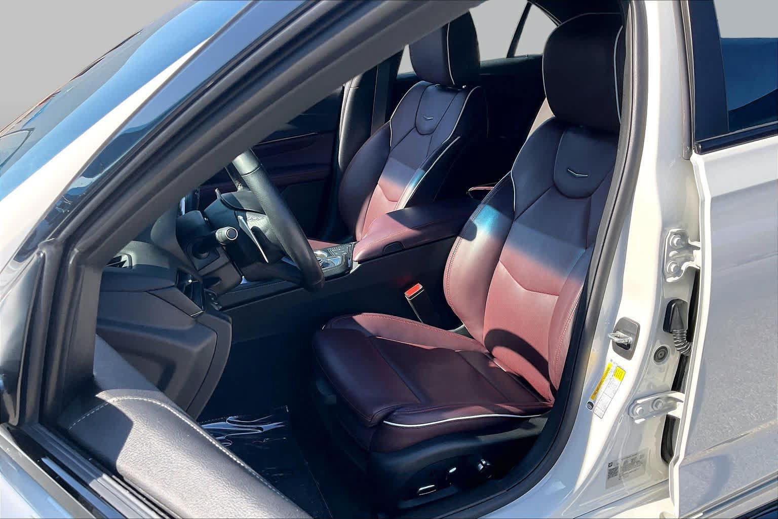 Used 2021 Cadillac CT4 V w/ Technology Package RWD image 8