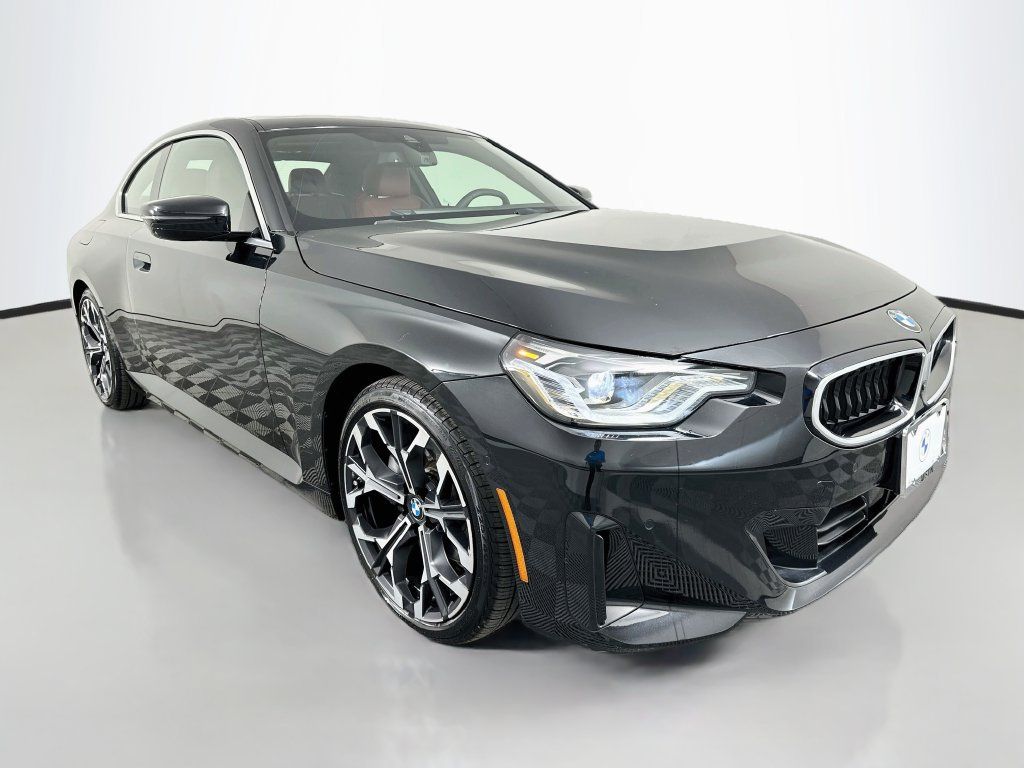 Used 2025 BMW 230i Coupe w/ M Sport Package RWD image 3