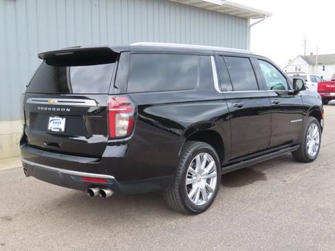 Used 2021 Chevrolet Suburban High Country w/ Premium Package AWD/4WD image 3