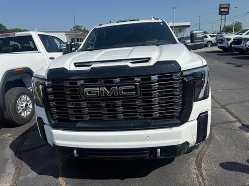 Used 2025 GMC Sierra 3500 Denali Ultimate AWD/4WD image 4