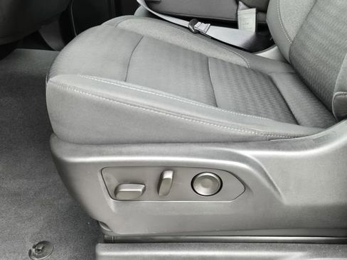 Used 2023 Chevrolet Silverado 1500 LT AWD/4WD image 23
