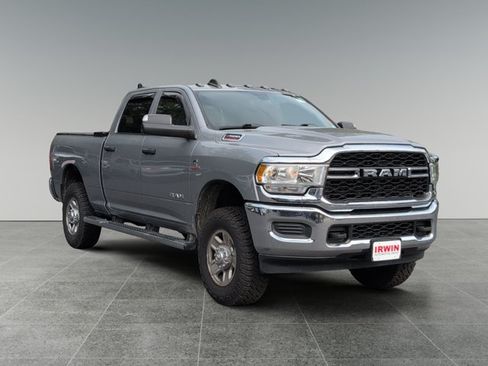 Used 2022 RAM 2500 Tradesman w/ Chrome Appearance Group AWD/4WD image 7