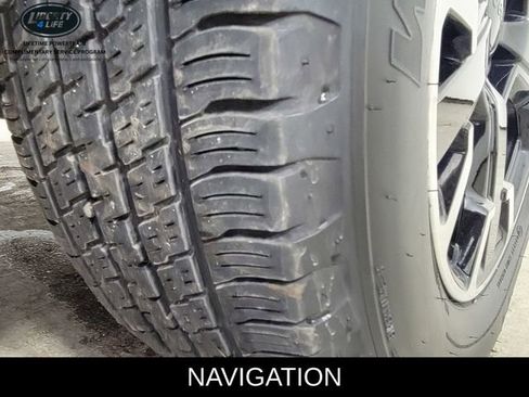 Used 2023 Jeep Renegade Latitude w/ Sun/Sound Group AWD/4WD image 11